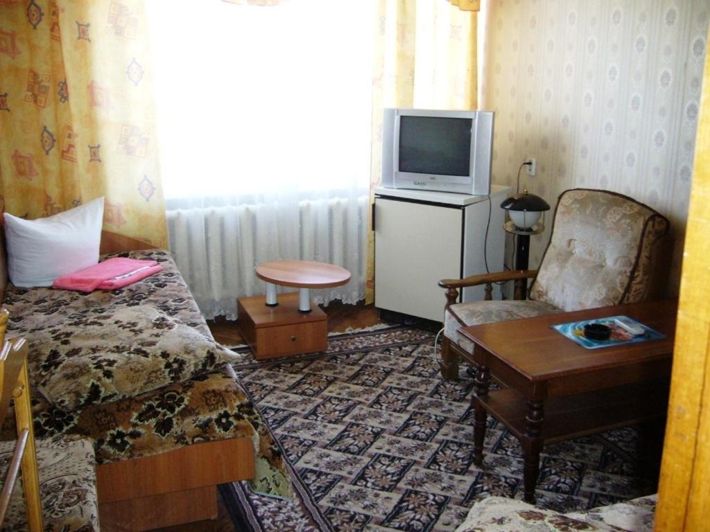 Hotel Profspilkovyi ลุตสกาย ภายนอก รูปภาพ