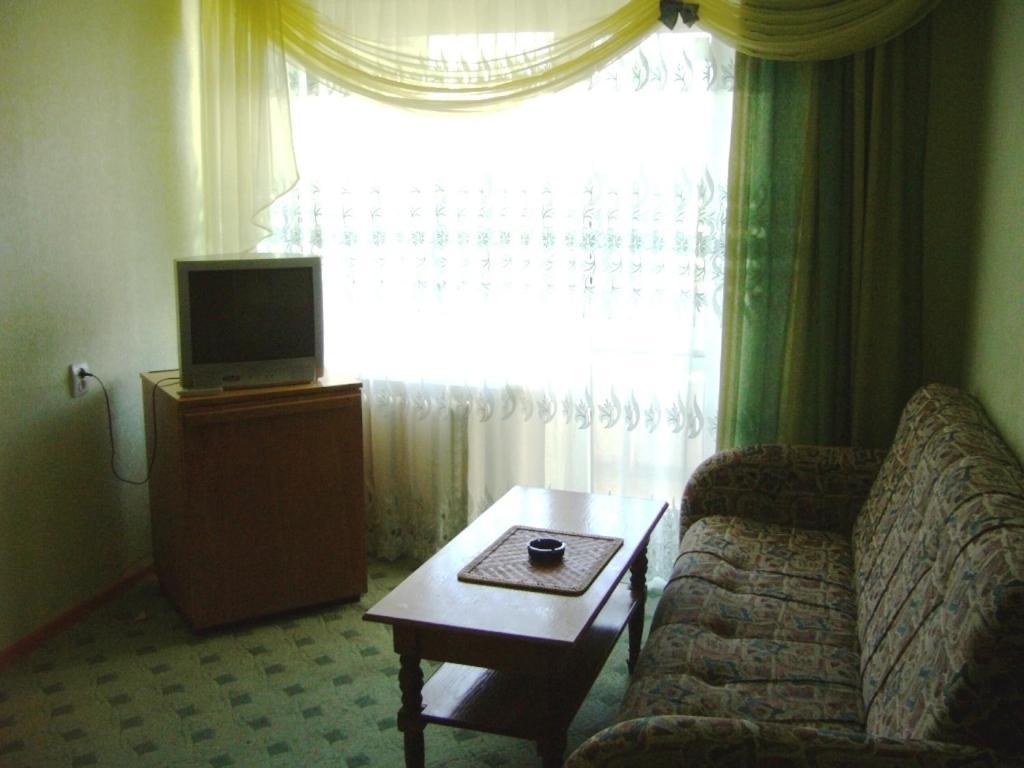 Hotel Profspilkovyi ลุตสกาย ภายนอก รูปภาพ