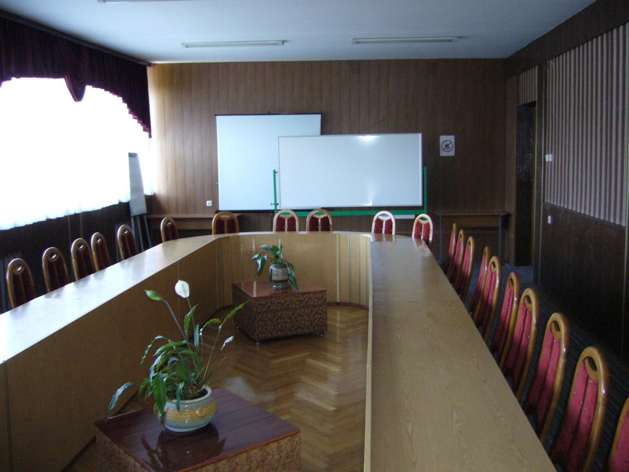 Hotel Profspilkovyi ลุตสกาย ภายนอก รูปภาพ