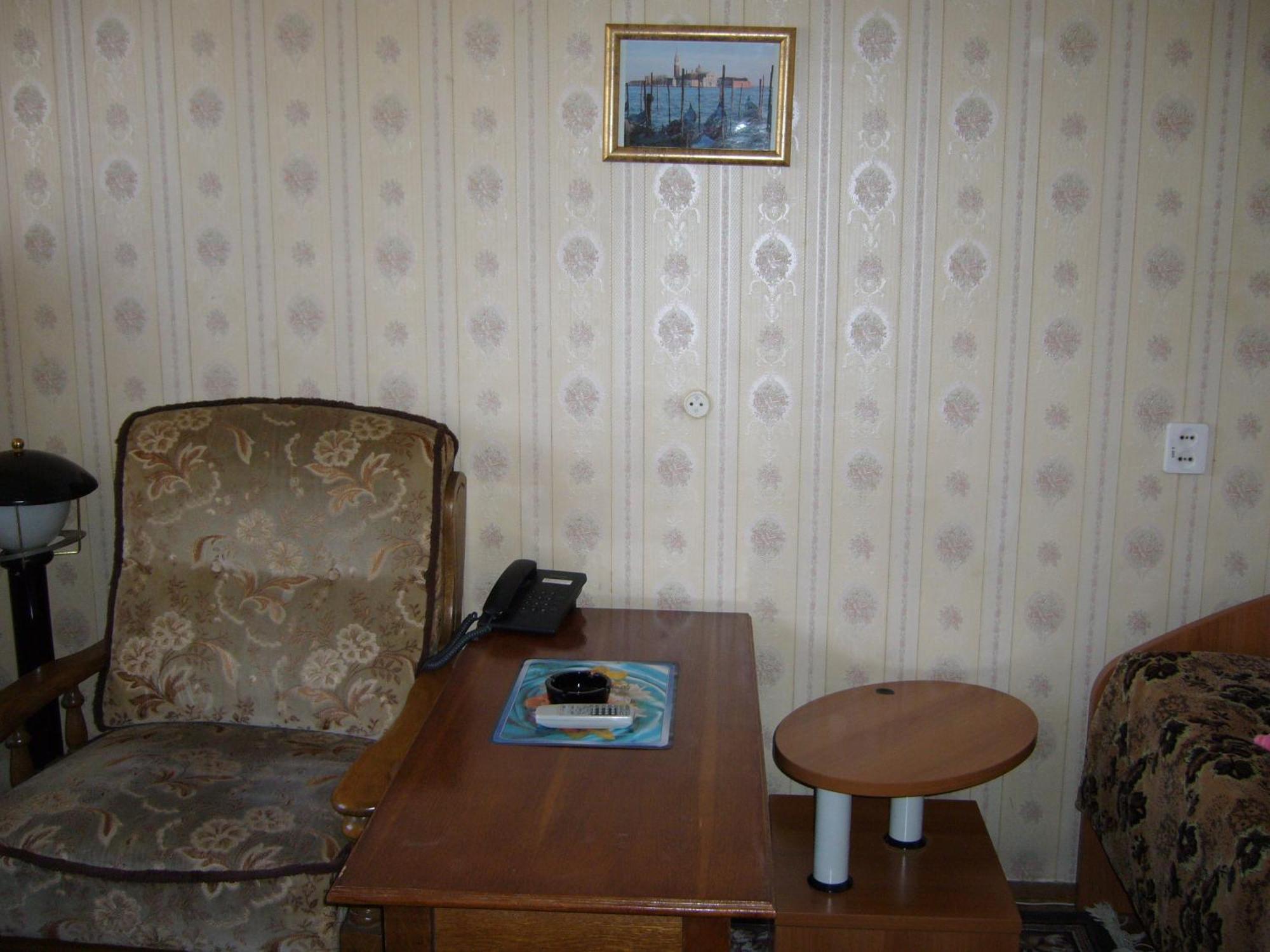 Hotel Profspilkovyi ลุตสกาย ภายนอก รูปภาพ