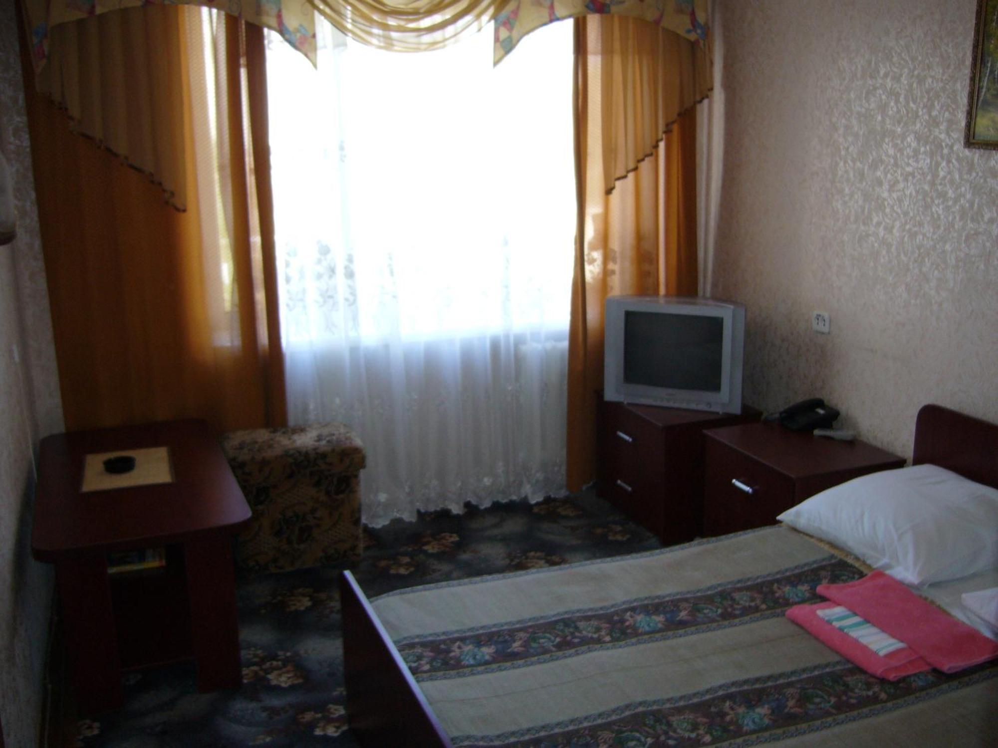Hotel Profspilkovyi ลุตสกาย ภายนอก รูปภาพ