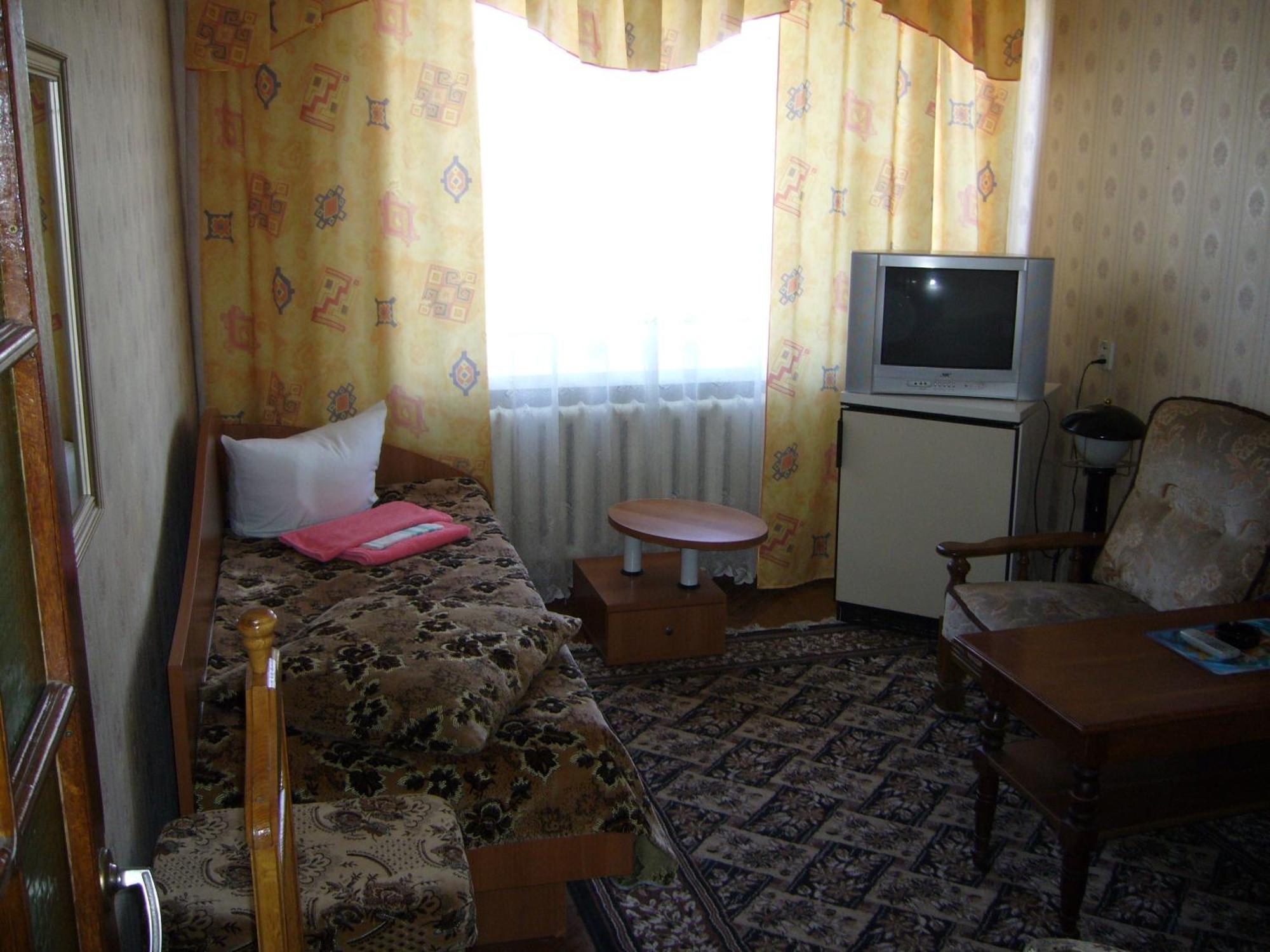 Hotel Profspilkovyi ลุตสกาย ภายนอก รูปภาพ
