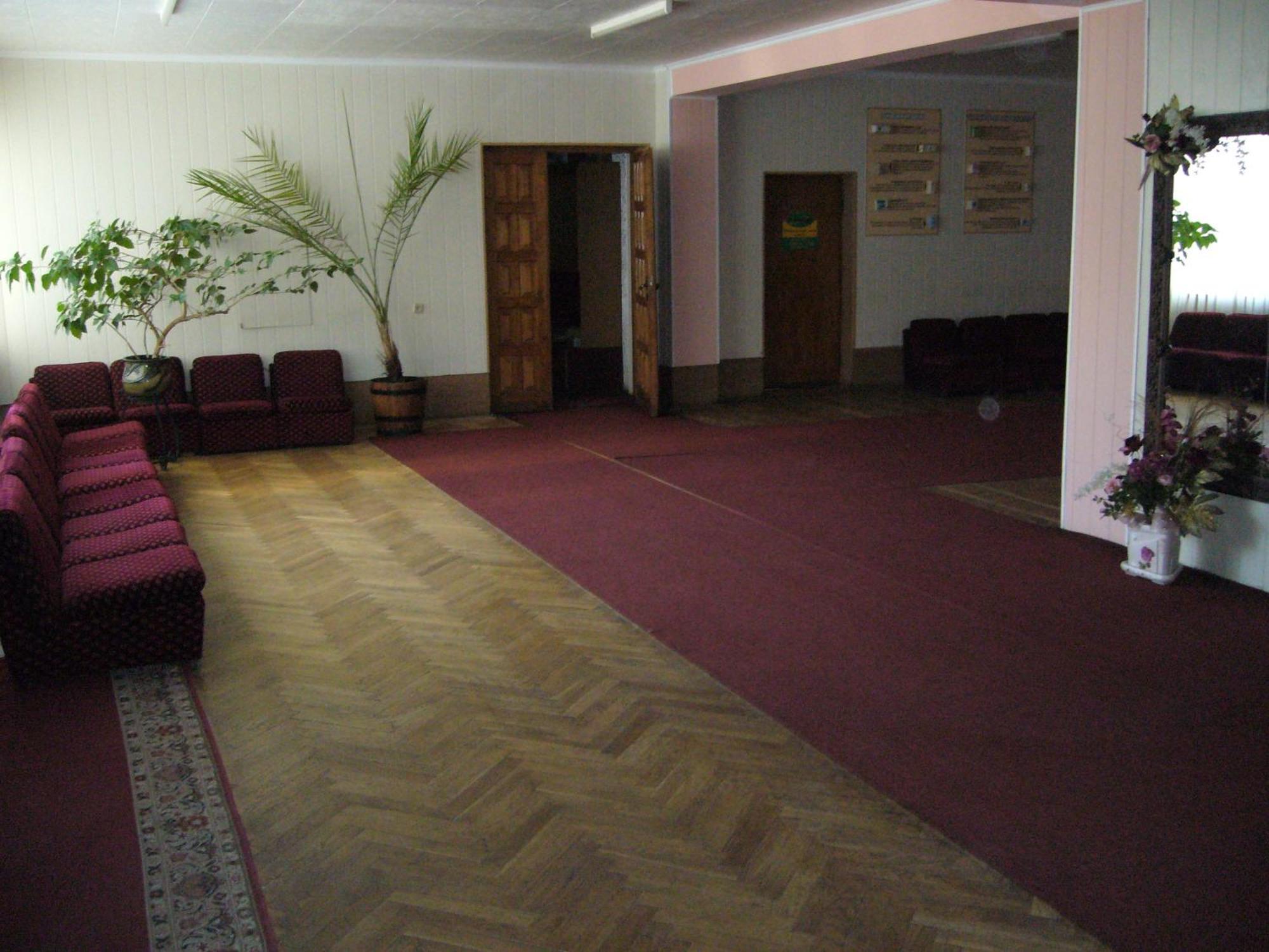 Hotel Profspilkovyi ลุตสกาย ภายนอก รูปภาพ